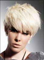  fryzury krótkie włosy blond,  obszerna galeria  ze zdjęciami fryzur dla kobiet w serwisie z numerem  105